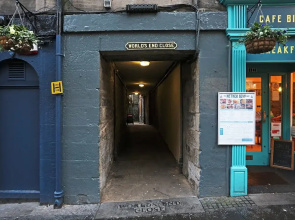 JOIVY Newly Refurbished Apartment on the Historic Royal Mile