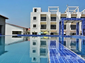 La Macaw Resort