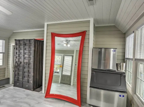 5 acre Graceland Family Home in West Des Moines