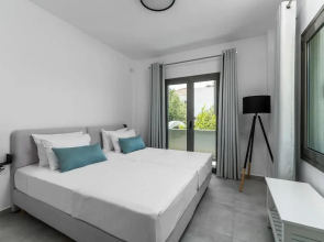 Nama Luxury Villa 250m From the sea Makry Gialos