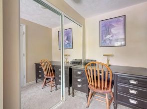 Ideally Located Westminster Home - Sleeps 13