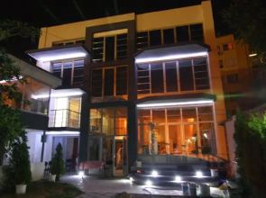 Lira Inn