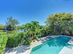 Serenity Cottage in Anna Maria