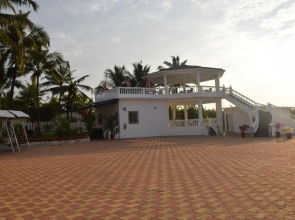 Qees Empire Beachfront Resort