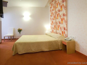 Residenza Domizia- Guest House