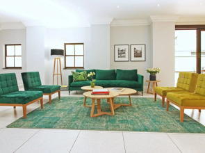 Hollow on the Square City Hotel