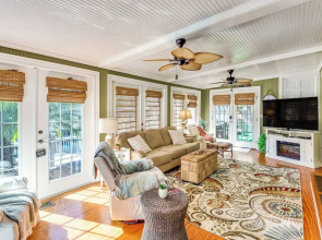 < 1 Mi to Boat Ramp: Canal-front Retreat in Astor!
