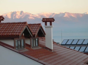 Studio Apartment With English Pine Fittings