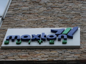 Maxton Suites
