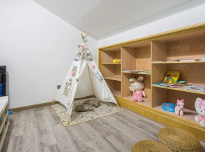 Floral Hotel Red Forest Yuyao