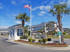 Magnolia North 302 4827 2 Br condo by RedAwning