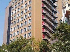 Radow Hotel (Yichang Binjiang Pedestrian Street)