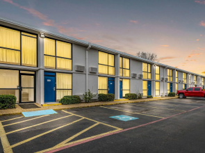 Motel 6 Henderson, TX