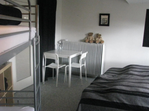 Moms Bed & Breakfast