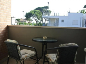 Villetta Gelsomino ,150 metri dal mare, ingresso indipendente, posto auto e giardino