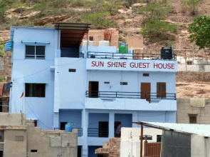 Sunshine Guest House & Restaurant