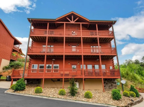 Laurel Point by Avantstay Sleeps 18! Indoor Pool, Hot Tub, Theater, Game Room