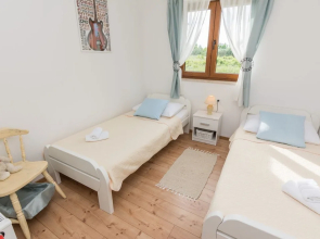 Brandneue Villa mit Pool