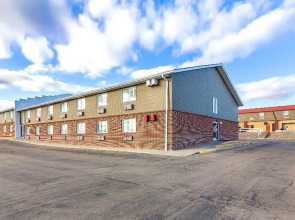 Sky-Palace Inn and Suites McCooK