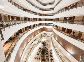 Отель Khalidiya Palace Rayhaan by Rotana 