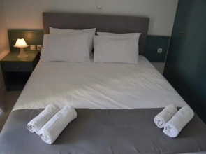 Lefteris Spacious APT Near Ialysos Beach