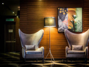 D'Majestic Place by Widebed