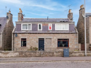 3 Bedroom Stylish Ground Floor Flat