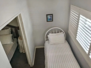 Airport B&B