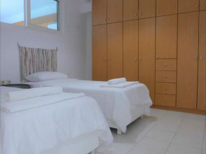 "kalamaki Plaza Apartments \"ptero\""