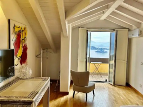 Artelago Silver panoramic lake view