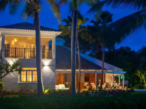 Luxury 3-Bedroom Villa in Punta Cana Club & Resort