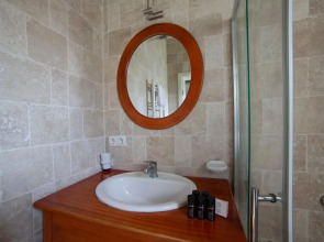 Vinifera Vineyards Hotel