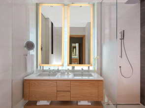 SLS Dubai Hotel & Residences