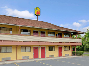 Super 8 by Wyndham Cincinnati/Springdale OH