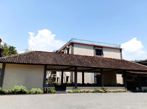Grand Senggigi Hotel