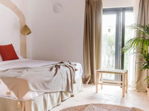 Curolla Petit Hotel