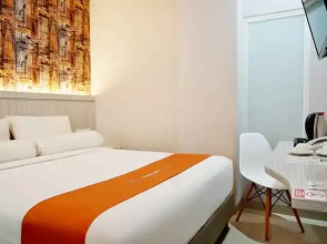 Front One Hotel Sragen