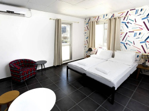 Little Tel-Aviv Hostel