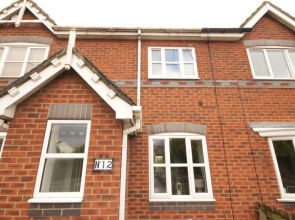 Fantastic 2-bed House in Hull. Garden, Sky tv