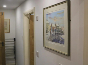The Old Scullery, Cosy Stylish Apartment for two on Harrogate's Iconic Stray