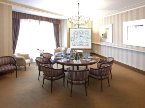 Carlton Hotel