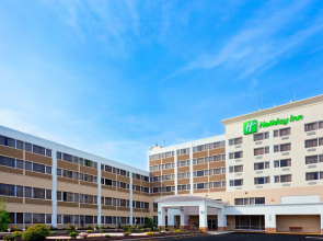 Holiday Inn Clark - Newark Area by IHG