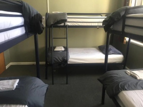 Tuatara Lodge - Hostel