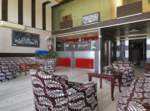 Jypore Saffron Inn & Suites