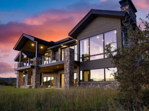Reflection by Avantstay Sleeps 18 Lake Views Hot Tub Game Room