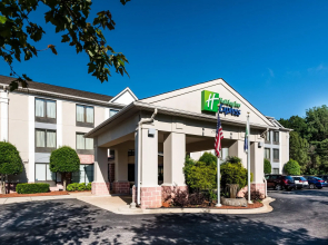 Holiday Inn Express & Suites Charlotte Arpt-Belmont by IHG