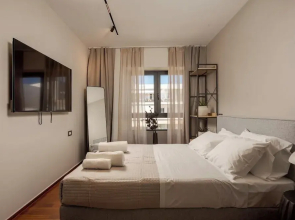 Demmi Central 2BR Designer Apt