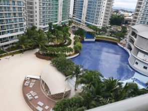 Comfort Condo @ Azure Urban Residences