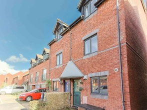 Chandlers Walk Modern Comfy Family Home in Exeter