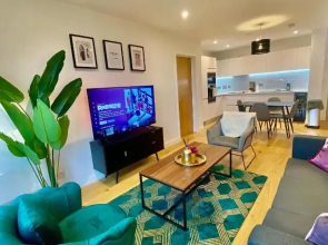 EXOTICSTAY Apartments - NEW BUILD - Luxe 2 Bedroom Apt - FREE Parking - Smart 4K TV With Ultrafast WiFi & Netflix - City Centre